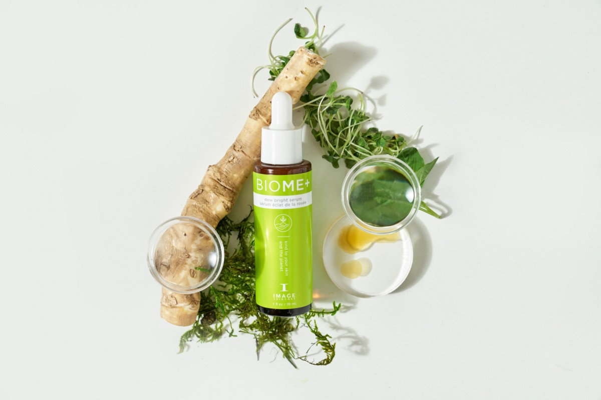 BIOME--DEW-BRIGHT-SERUM-HERO-SHOT-02_edited